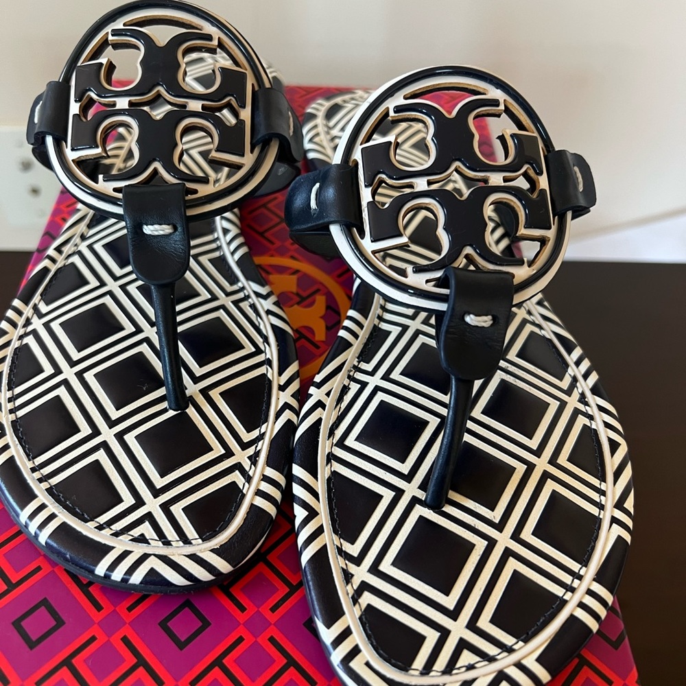 Tory Burch MILLER SANDAL, METALLIC LEATHER